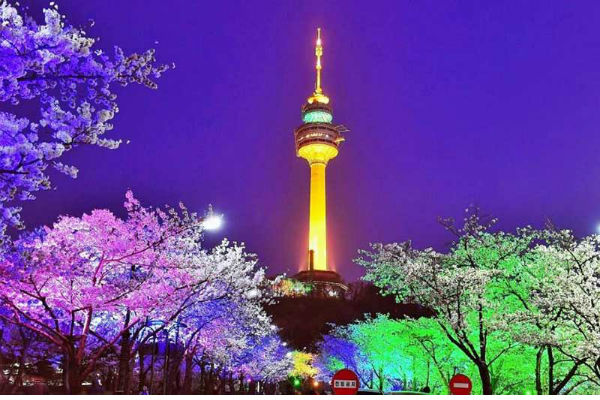 Tháp Namsan Tower du lịch tình yêu thú vị nhất ở Hàn Quốc