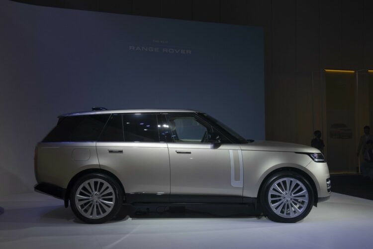 Range Rover thế hệ mới chính thức được bán tại Việt Nam