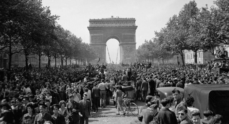 Paris, 8/5/1945