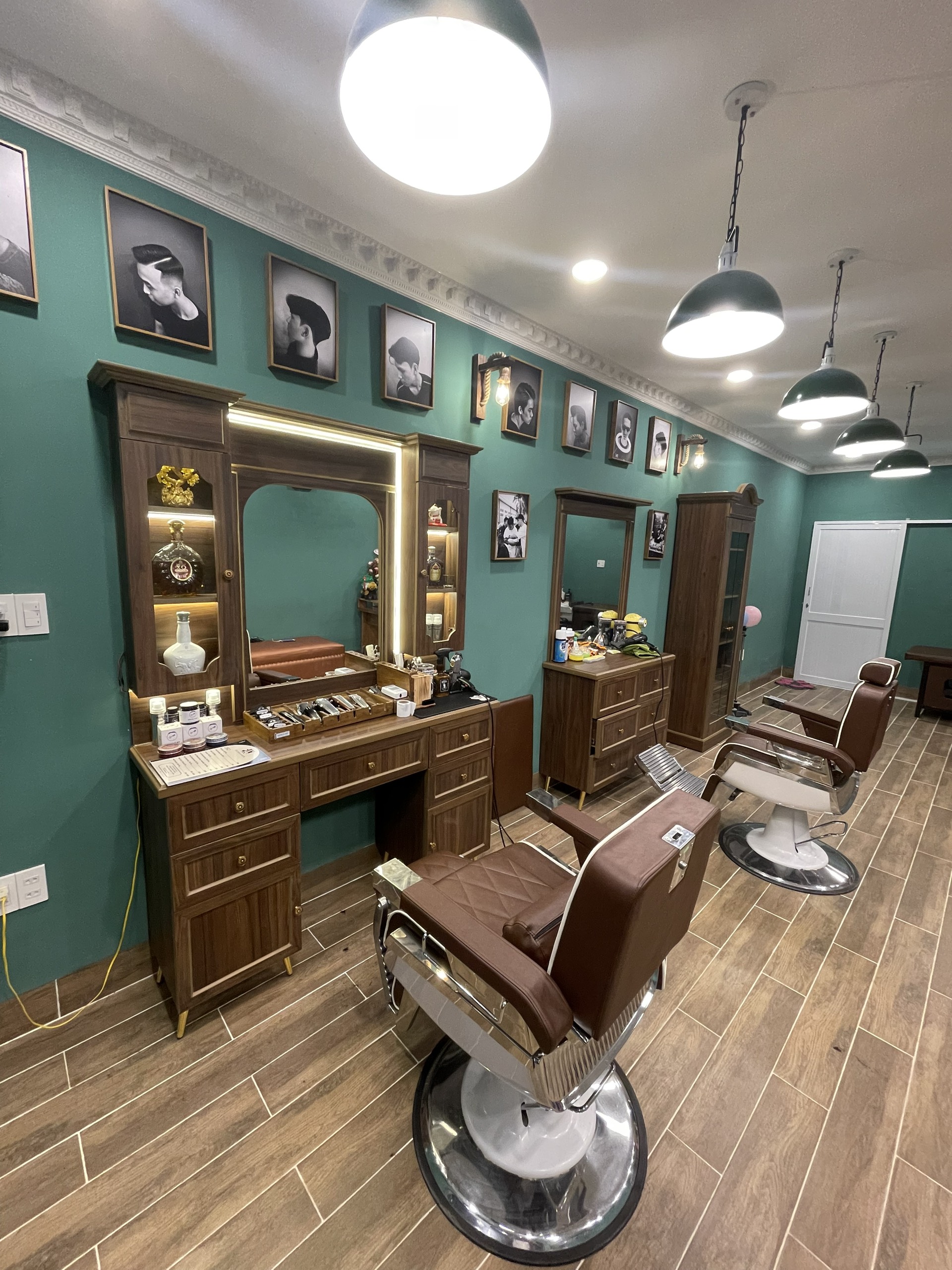 Lion Decor – Ghế Barber Cao Cấp | Ghế Cắt Tóc Nam – Nội Thất Barber Chuyên Nghiệp