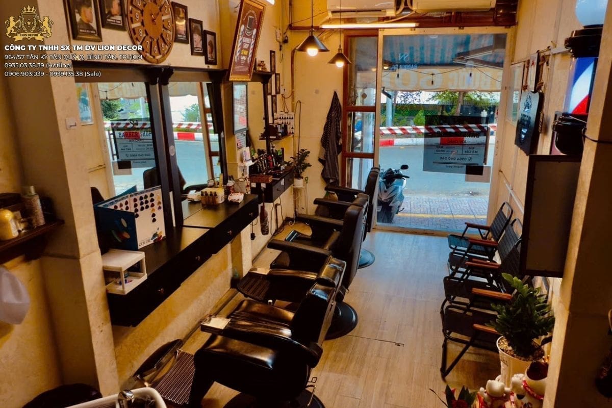 Thiết Kế Barber 2 Phong cách thiết kế barber vintage với nội thất gỗ và đèn Edison