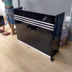 Quầy Thu Ngân Hiện Đại Màu Đen – Viền Trang Trí, Thiết Kế Theo Yêu Cầu