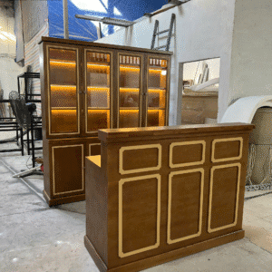 Quầy Thu Ngân Cổ Điển Gỗ Melamine – Thiết Kế Theo Yêu Cầu