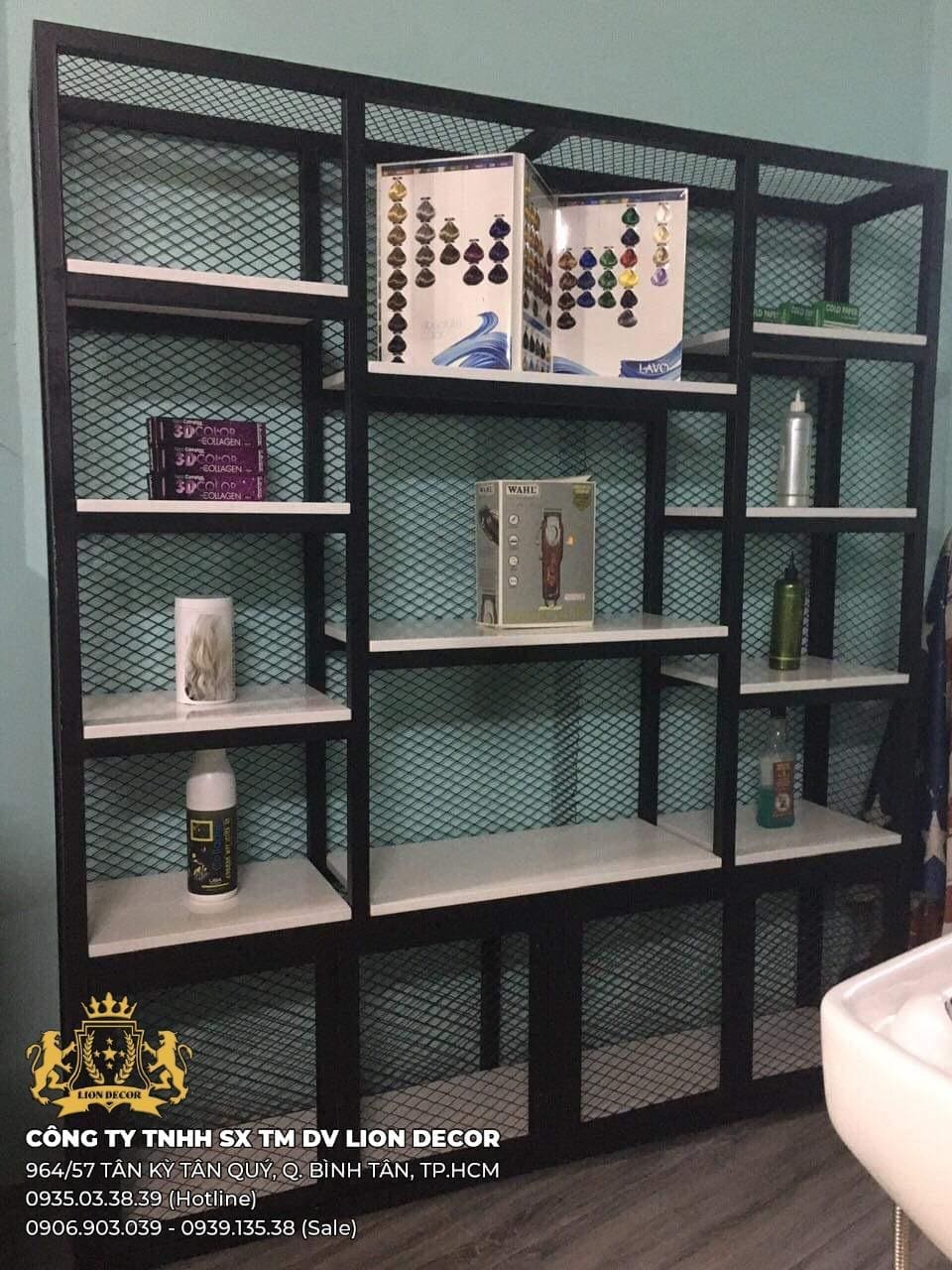 Kệ Trưng Bày Barber Khung Sắt Lưới – Thiết Kế Theo Yêu Cầu 1 ke-trung-bay-hoa-chat-tu-trung-bay