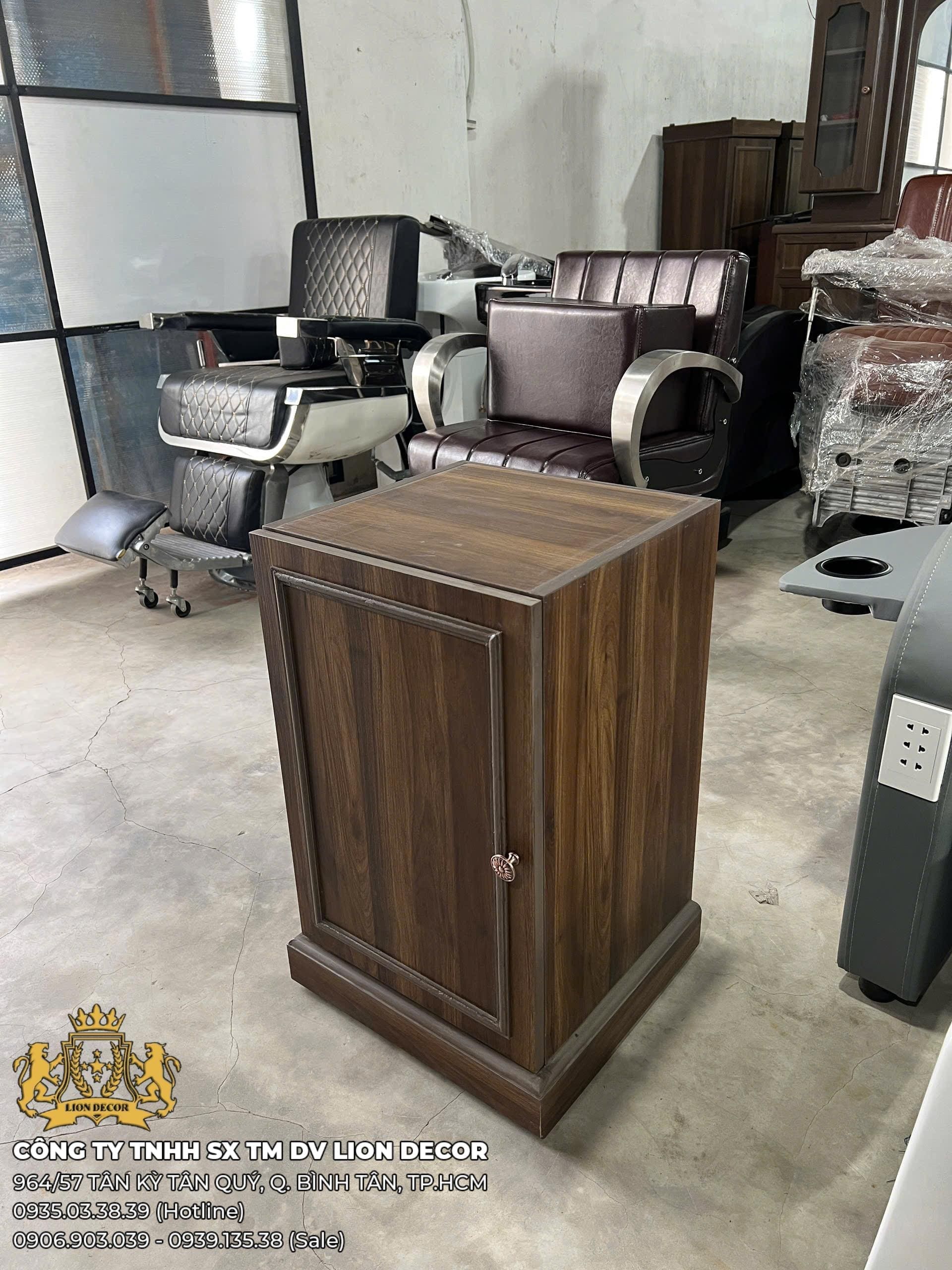 Tủ Cạnh Gương Barber 1 Cửa Gỗ Melamine – Thiết Kế Theo Yêu Cầu 1 tu-dung-cu-barber-chuyen-nghiep.jpg