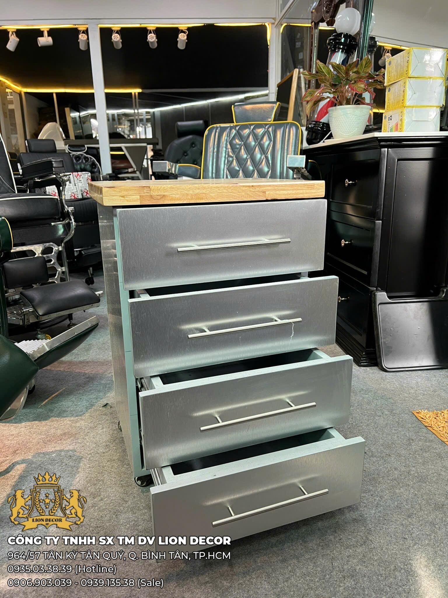 Tủ Cạnh Gương Barber Ngăn Kéo Hiện Đại – Thiết Kế Theo Yêu Cầu 1 tu-dung-cu-barber-chuyen-nghiep.jpg