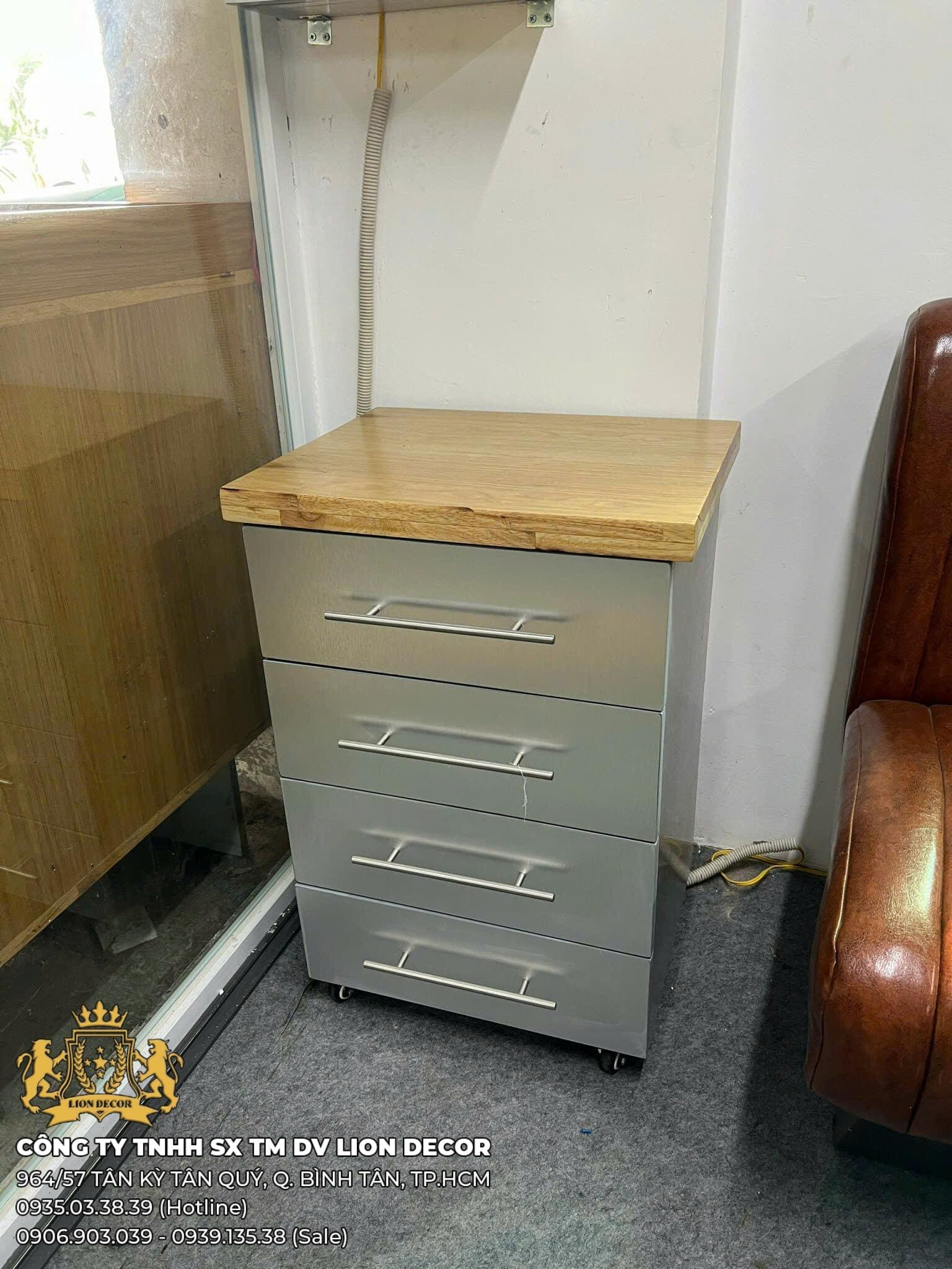 Tủ Cạnh Gương Barber Ngăn Kéo Hiện Đại – Thiết Kế Theo Yêu Cầu 2 tu-dung-cu-barber-chuyen-nghiep.jpg